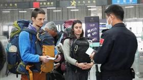 중국, 휴대폰·노트북 불심검문 법제화…
