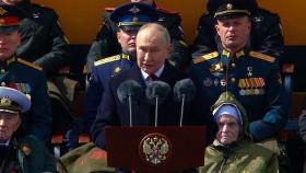 푸틴, 전승절 '핵 위협'…