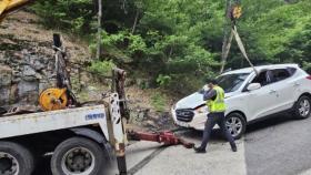 사찰 찾은 보행자 일행 SUV가 덮쳐…2명 사망 · 5명 부상