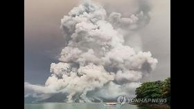 인니 루앙 화산 다시 폭발…당국, 쓰나미 발생 가능성 우려