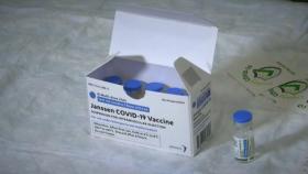 美 중단 경고에 얀센 백신 속속 사용중단...유럽 출시도 연기