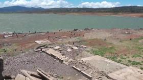 필리핀 폭염에 마른 댐...수몰된 마을 모습 드러내
