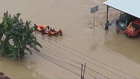 인도네시아 술라웨시섬 홍수로 15명 숨져...가옥 천8백 채 피해