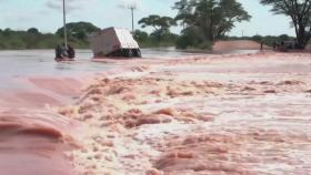 케냐 홍수 사망자 200명 넘어...대통령 