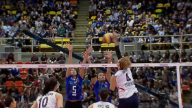 김희진 시원한 스파이크!!