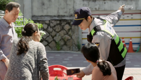 범인 검거를 위해 동분서주 뛰어 다니는 김재중