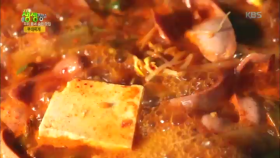 질리지 않는 깔끔한 부대찌개!