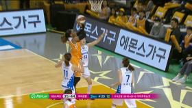 WKBL 여자농구 [KB스타즈 : 우리은행] 격해지는 양 팀 플레이