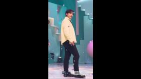 [K-Fancam] 뉴이스트 백호 직캠 LOVE ME (BAEKHO fancam) l @MusicBank 191025