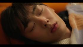 ＂대체 이 남자가 뭐가 좋다고＂ 술에 취한 윤산하를 빤히 쳐다보는 츄 [내 여자친구는 상남자] | KBS 250827 방송