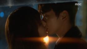 유승호×채수빈, 우산 속 로맨틱 키스♥＂키스는 바로 이 순간하는 거야＂