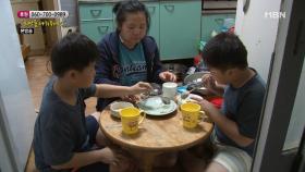 부실한 밥상을 잘 먹어주는 아이들에게 미안하고 고마운 엄마