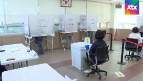 사전투표 첫날, 4년 전 지방선거 때보다 높은 투표 열기