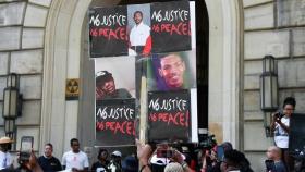 비무장 흑인에 '90발' 쐈다…미 경찰, 또 과잉진압 논란