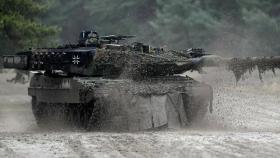 EU, 우크라 군사지원 강화…독일 전차 투입 서두르기로