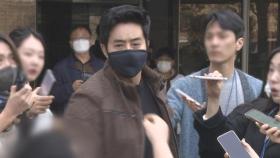 '우크라 무단 입국' 이근, 첫 재판 후 유튜버와 '욕설·몸싸움'