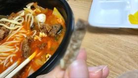 왜 탄 맛이? 뱉어보니 '황당'…배달 짬뽕서 나온 누런 물체