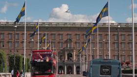 스웨덴, '200년 중립' 깨고 나토 가입…러 '군관구'로 맞대응