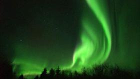 [World Now_영상] 캐나다 밤하늘에 춤추는 '형광녹색 오로라'‥