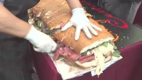 [World Now] 길이 74m짜리 세계 최장 샌드위치‥무게만 800kg