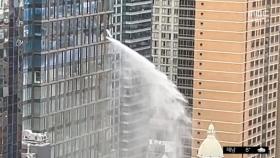 [이 시각 세계] 미국 뉴욕 고층 건물에 나타난 '폭포'?