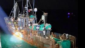 백령도 해상서 불법 조업 중국 어선 나포