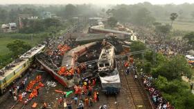 인도 열차 사고 288명 사망…철도 시스템 지적