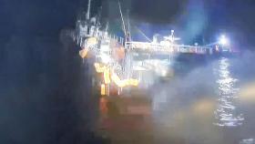 제주 우도 해상서 8명 탄 어선 화재로 침몰…6명 실종