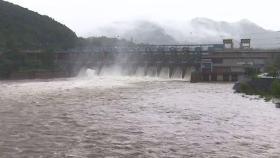 북한강 수계 댐 수위 조절…강원 '산사태 위험 경보'