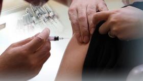 무료 독감 백신 맞은 17살 남학생 사망…원인 조사