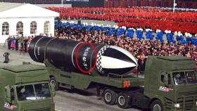 북, 야간열병식서 신형 SLBM 공개…핵무장력 과시