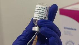 '고령층에 AZ 백신 접종', 유럽 곳곳서 잇따라 승인