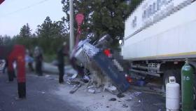 제주서 버스 · 트럭 추돌…3명 사망 · 60여 명 부상