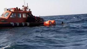군산 어청도 침몰 중국 어선 실종자 7명 중 4명 구조