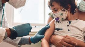 미국, 어린이 접종 총력…모더나 · 얀센 '추가접종' 승인