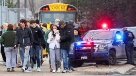 15살 미 고교생 학교서 총기 난사…3명 사망 · 8명 부상