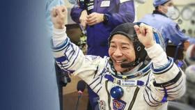 '일본 괴짜' 억만장자, 1천억 원 내고 우주여행