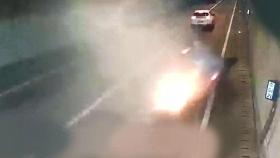 터널서 전복된 음주 차량…운전자 구한 비번 경찰