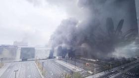 대전 유성구 대형 아웃렛서 큰불… 2명 사망 · 1명 부상
