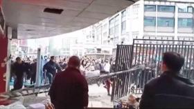 차단벽까지 무너뜨린 중국 시위대…'제2의 텐안먼' 되나