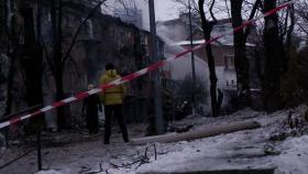 유가상한제 시행일에 또 공습…우크라서 최소 2명 사망