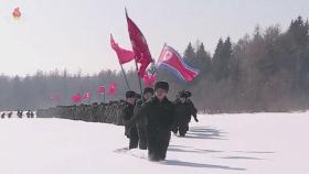 [한반도 포커스] 김정은 지시 따라…엄동설한에 백두산 오르는 북한 주민들