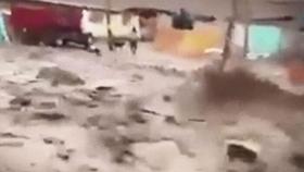 주택가 삼킨 흙탕물…페루에서 산사태로 30여 명 사상