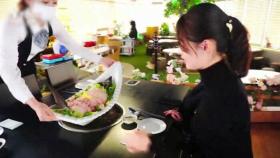 평양 식당 찾은 북 유튜버, 이번엔 '철갑상어 먹방'