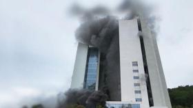 부산 리조트 공사장서 불…60여 명 옥상 대피
