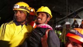 인도서 붕괴 터널 갇혔던 41명, 16일 만에 극적 구조