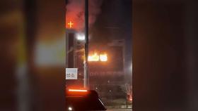 한밤중 수원 상가 건물서 화재…4명 대피