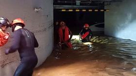 기록적 폭우에 인명피해 속출…6명 사망·2명 실종