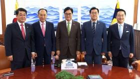 여야 원내대표 회동…'여야의정 협의체' 논의