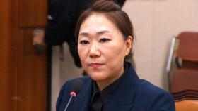 강혜경 증인 출석…